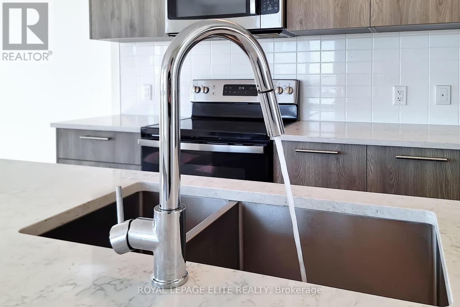 311 - 101 Cathedral High Street, Markham, Ontario  L6C 3L8 - Photo 44 - N12828490