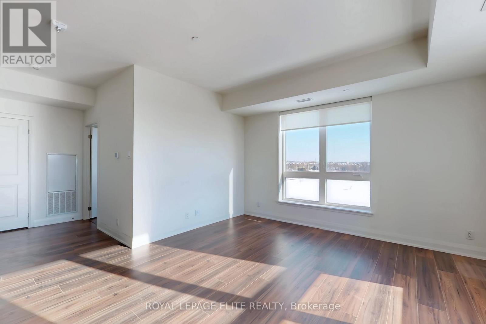 311 - 101 Cathedral High Street, Markham, Ontario  L6C 3L8 - Photo 8 - N12828490