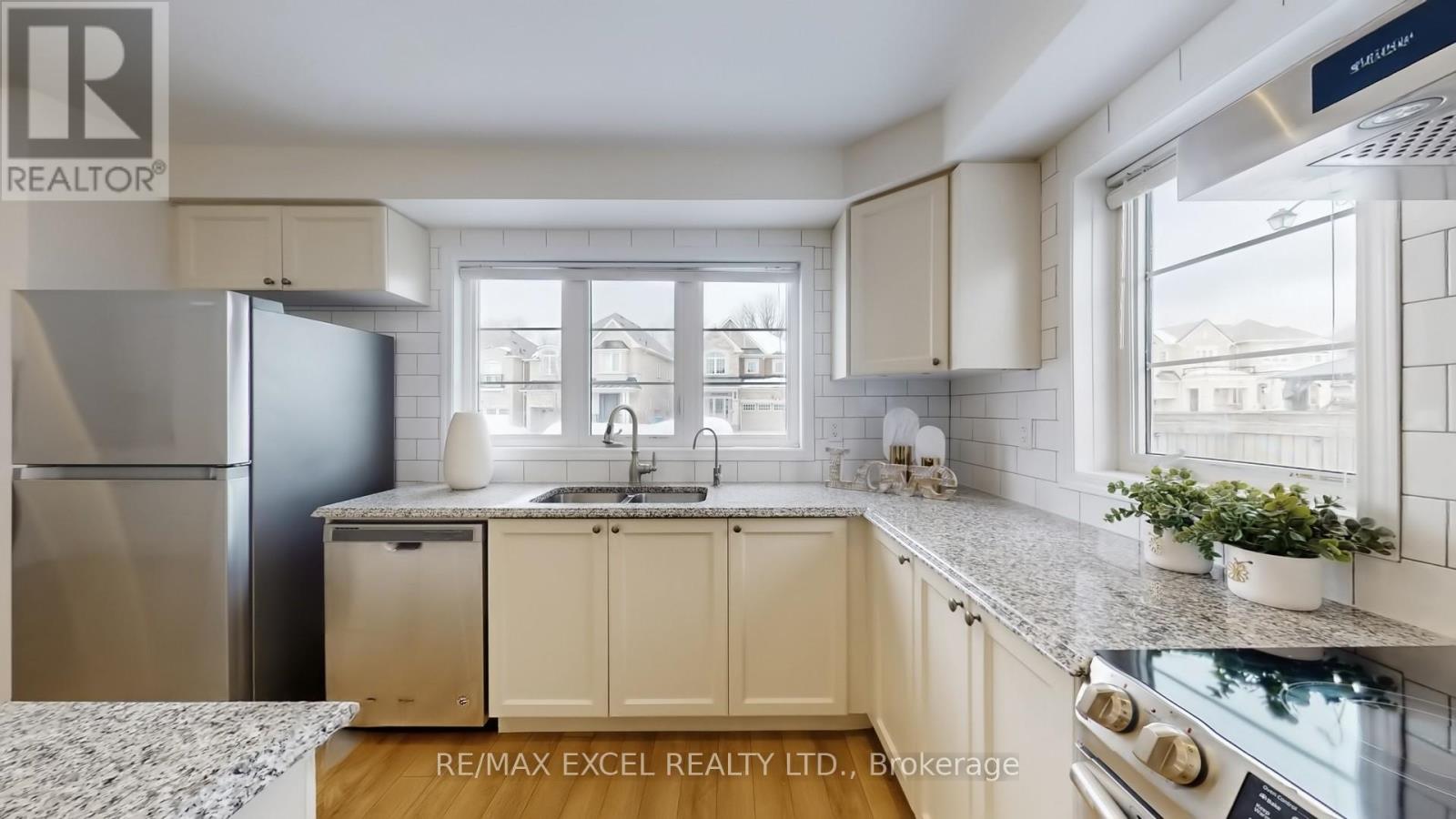 350 Thomas Phillips Drive, Aurora, Ontario  L4G 0T2 - Photo 17 - N12828498