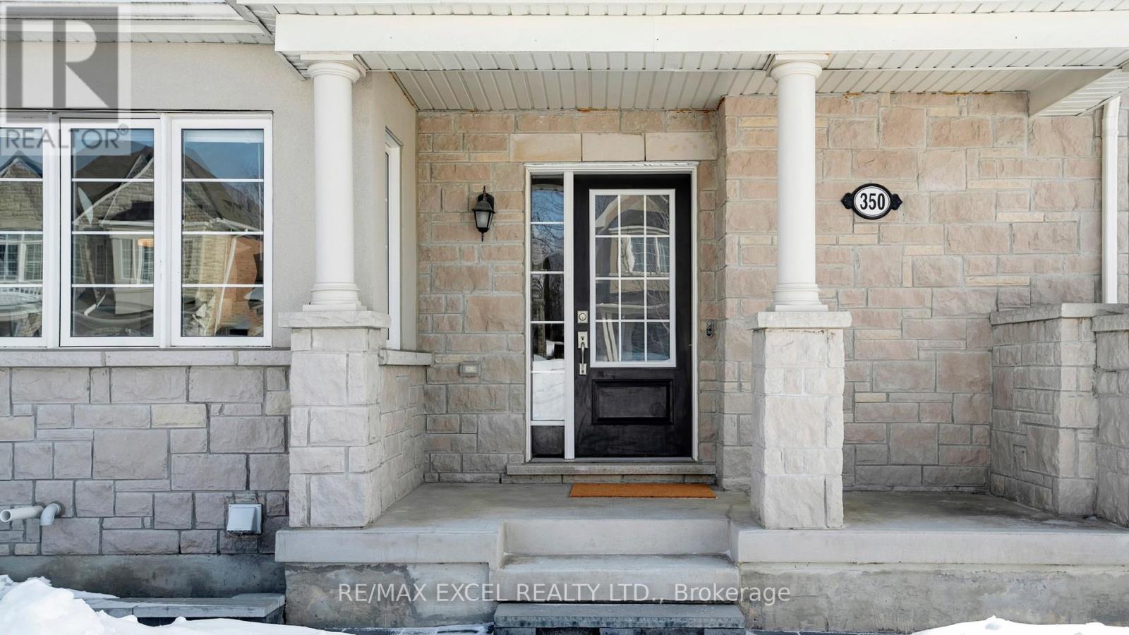 350 Thomas Phillips Drive, Aurora, Ontario  L4G 0T2 - Photo 4 - N12828498