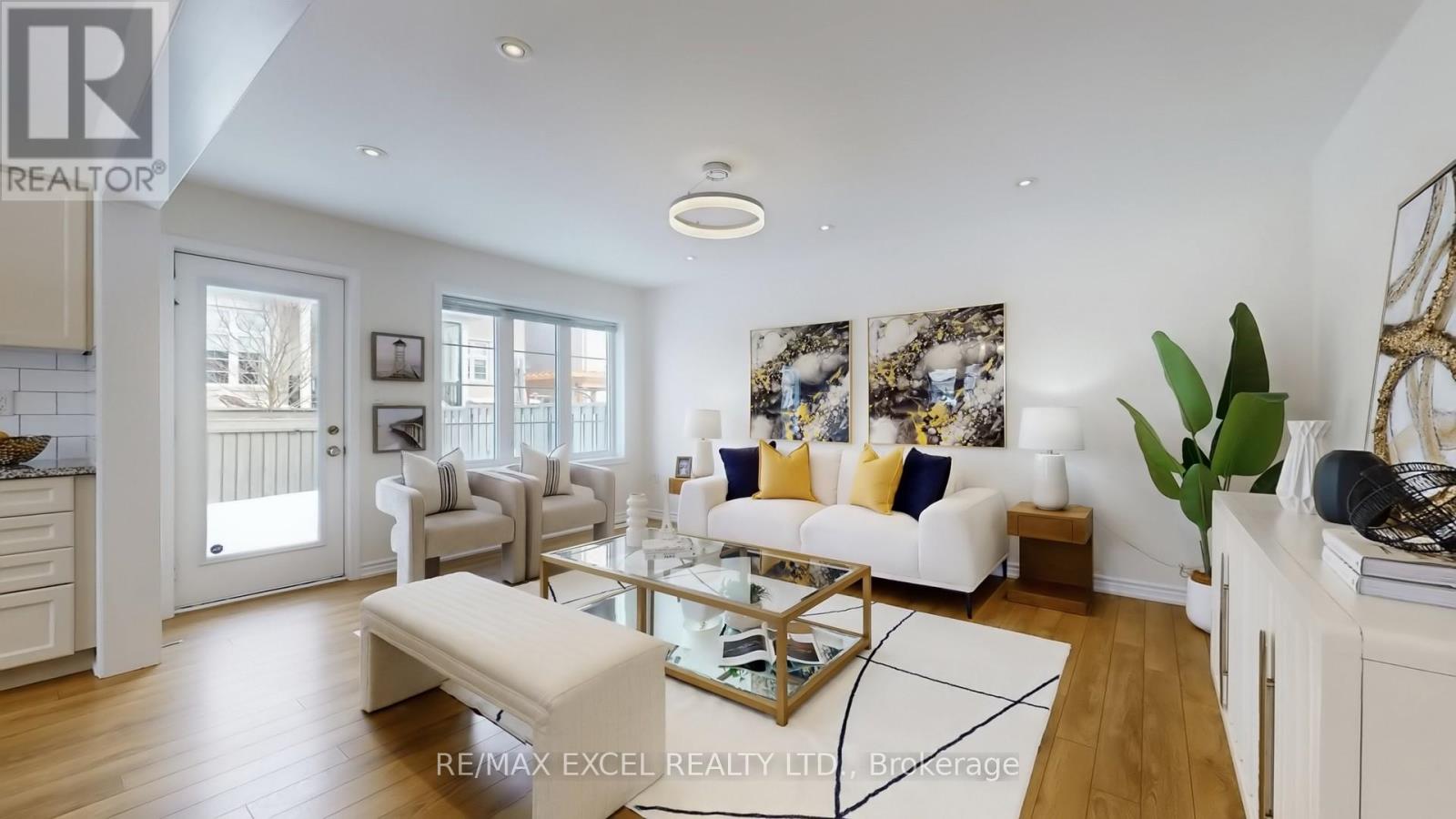 350 Thomas Phillips Drive, Aurora, Ontario  L4G 0T2 - Photo 5 - N12828498