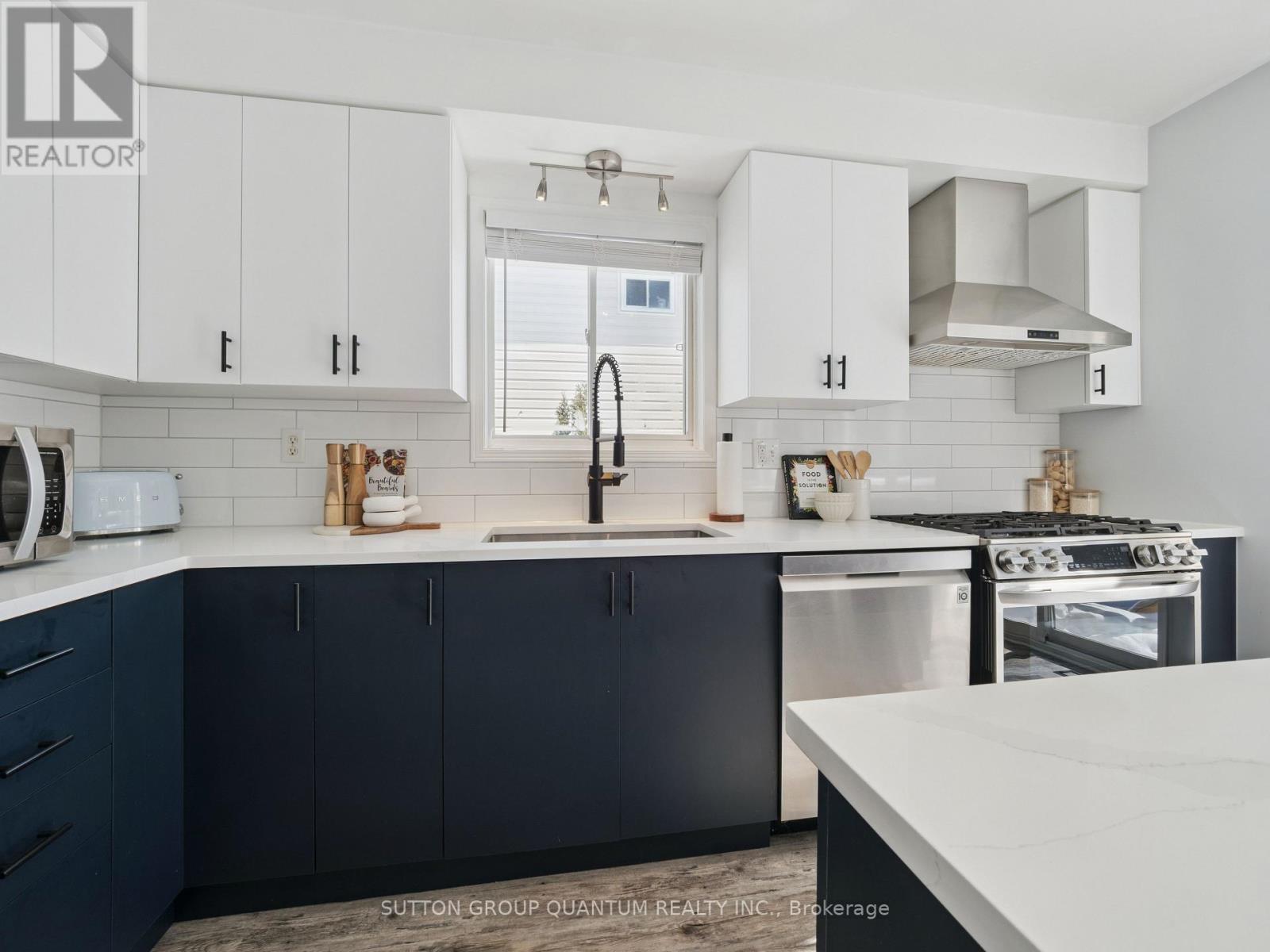 19 Leslie Avenue, Barrie (Holly), Ontario  L4N 9N9 - Photo 13 - S12828520