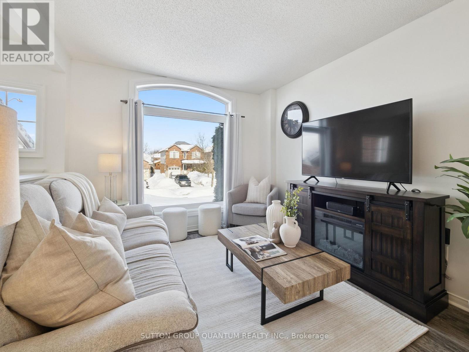 19 Leslie Avenue, Barrie (Holly), Ontario  L4N 9N9 - Photo 4 - S12828520