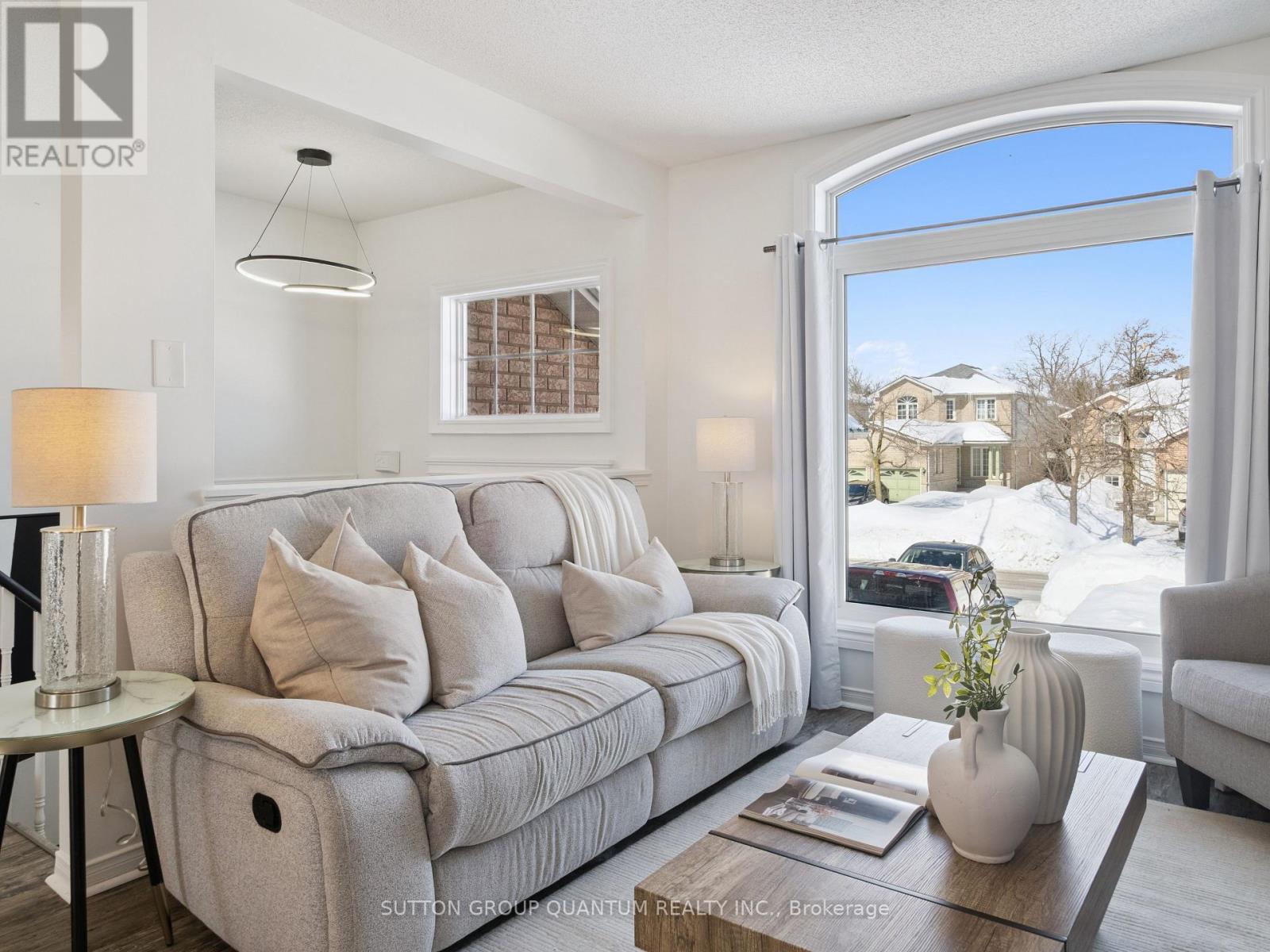 19 Leslie Avenue, Barrie (Holly), Ontario  L4N 9N9 - Photo 6 - S12828520