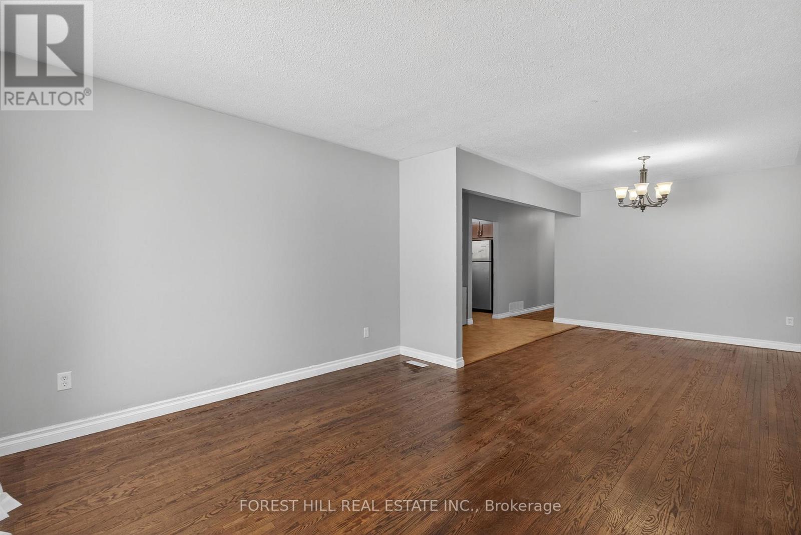 35 Daphne Crescent, Barrie (Cundles East), Ontario  L4M 2Y7 - Photo 5 - S12828532