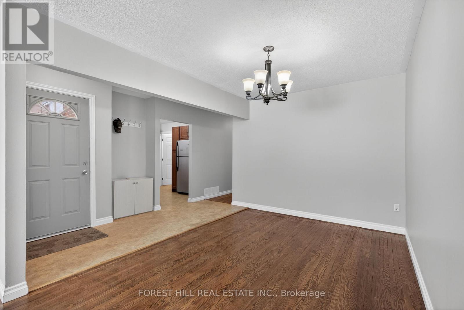 35 Daphne Crescent, Barrie (Cundles East), Ontario  L4M 2Y7 - Photo 6 - S12828532