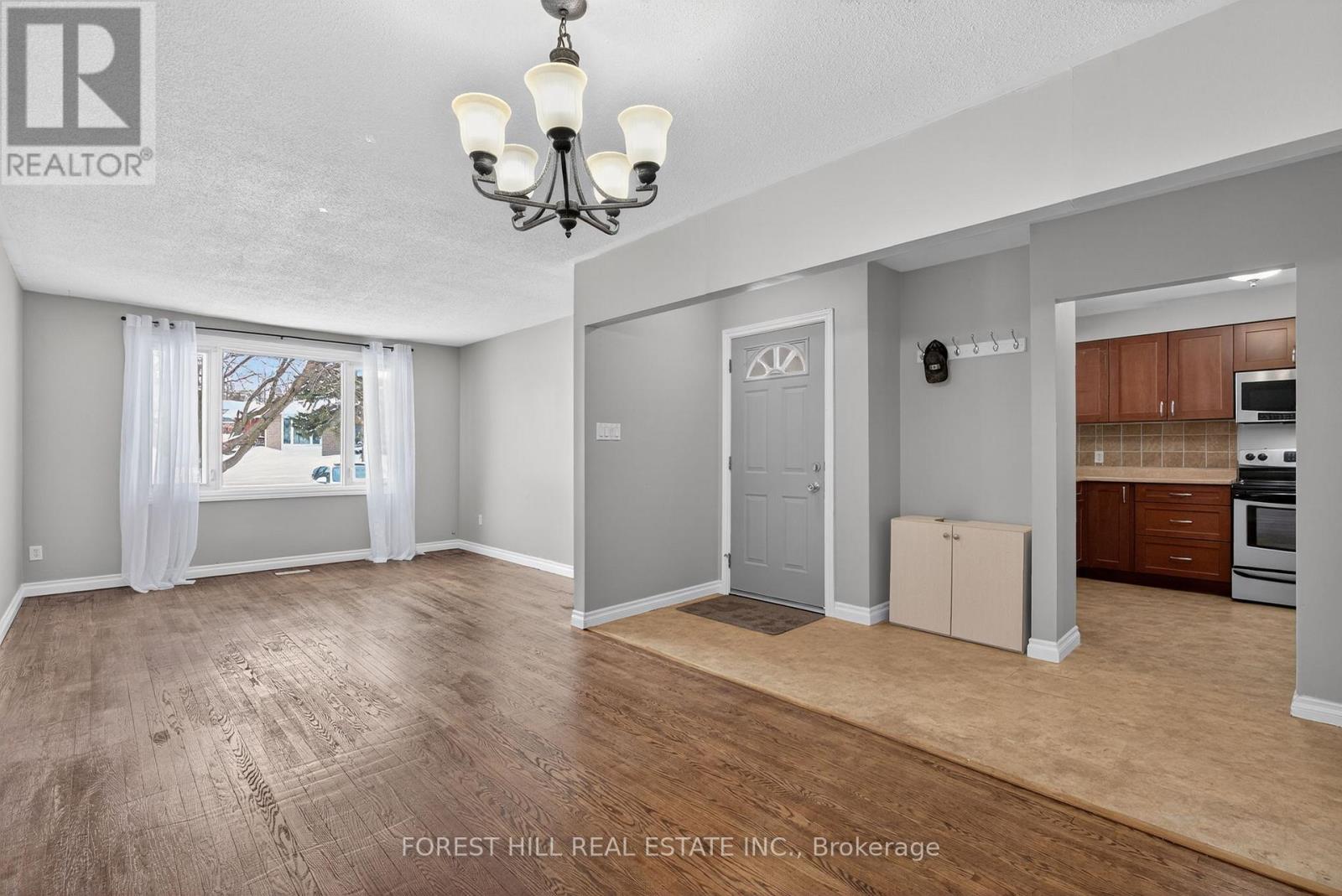 35 Daphne Crescent, Barrie (Cundles East), Ontario  L4M 2Y7 - Photo 7 - S12828532