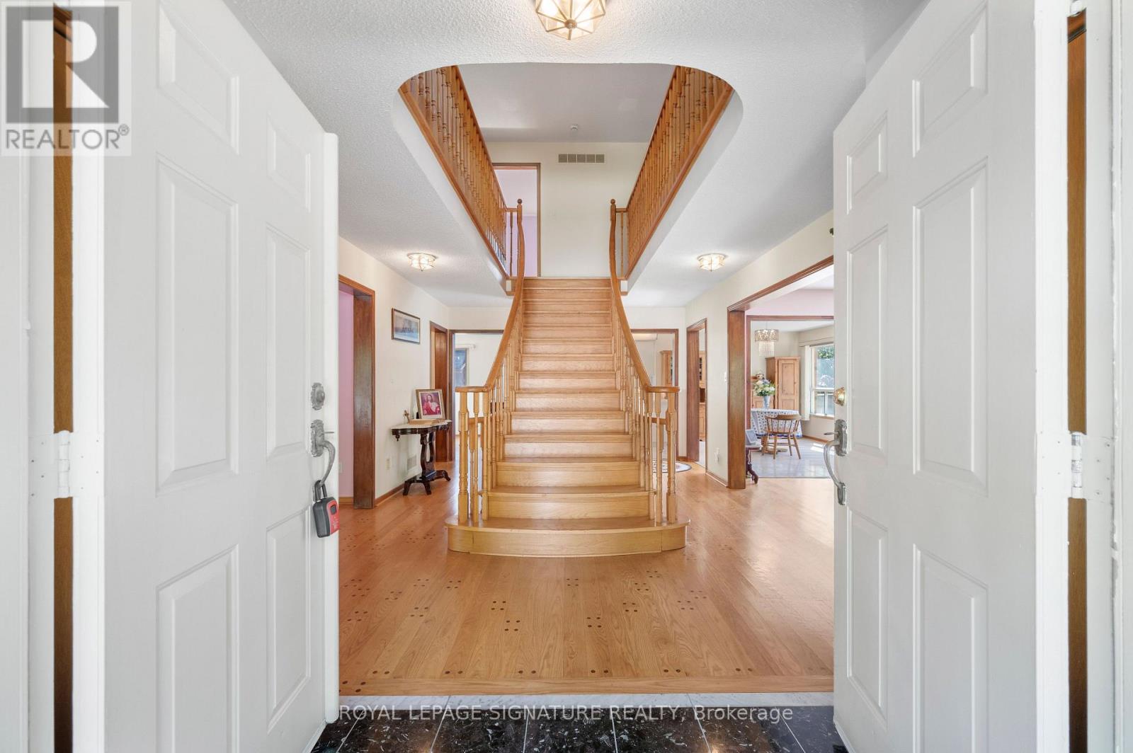 2921 Caradoc Lane, Oakville, Ontario  L6J 6W4 - Photo 11 - W12828516