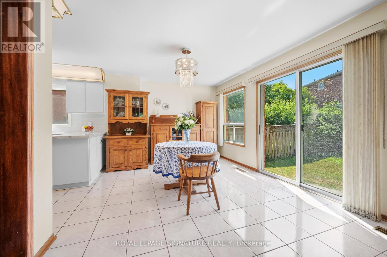 2921 Caradoc Lane, Oakville, Ontario  L6J 6W4 - Photo 23 - W12828516