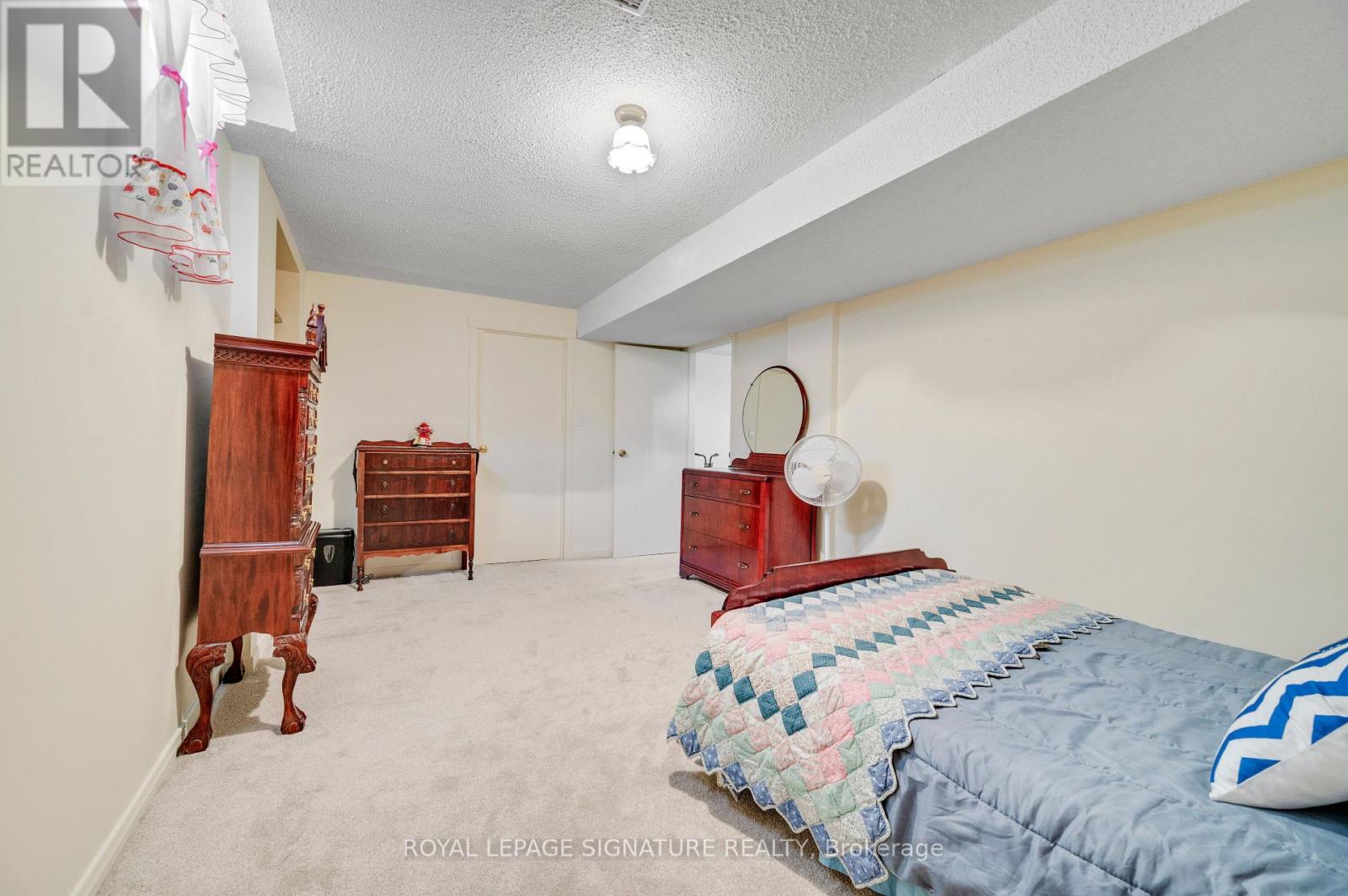 2921 Caradoc Lane, Oakville, Ontario  L6J 6W4 - Photo 45 - W12828516