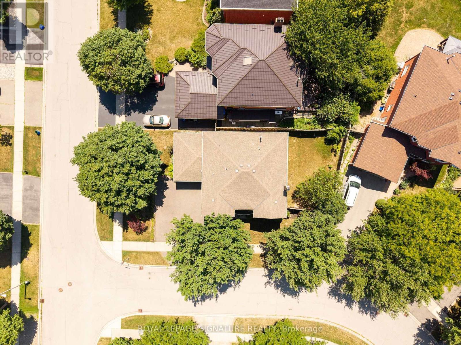 2921 Caradoc Lane, Oakville, Ontario  L6J 6W4 - Photo 5 - W12828516