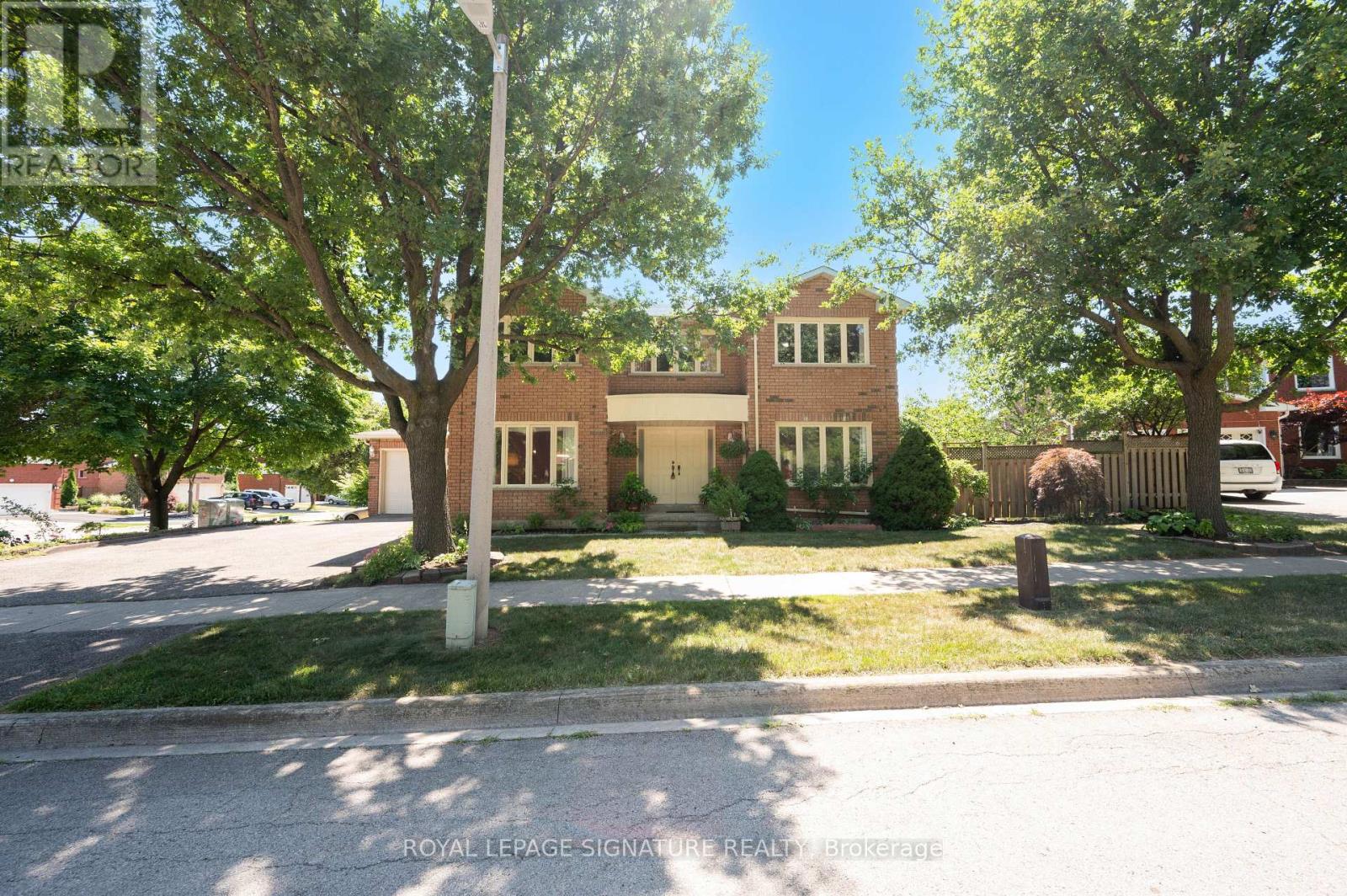 2921 Caradoc Lane, Oakville, Ontario  L6J 6W4 - Photo 7 - W12828516