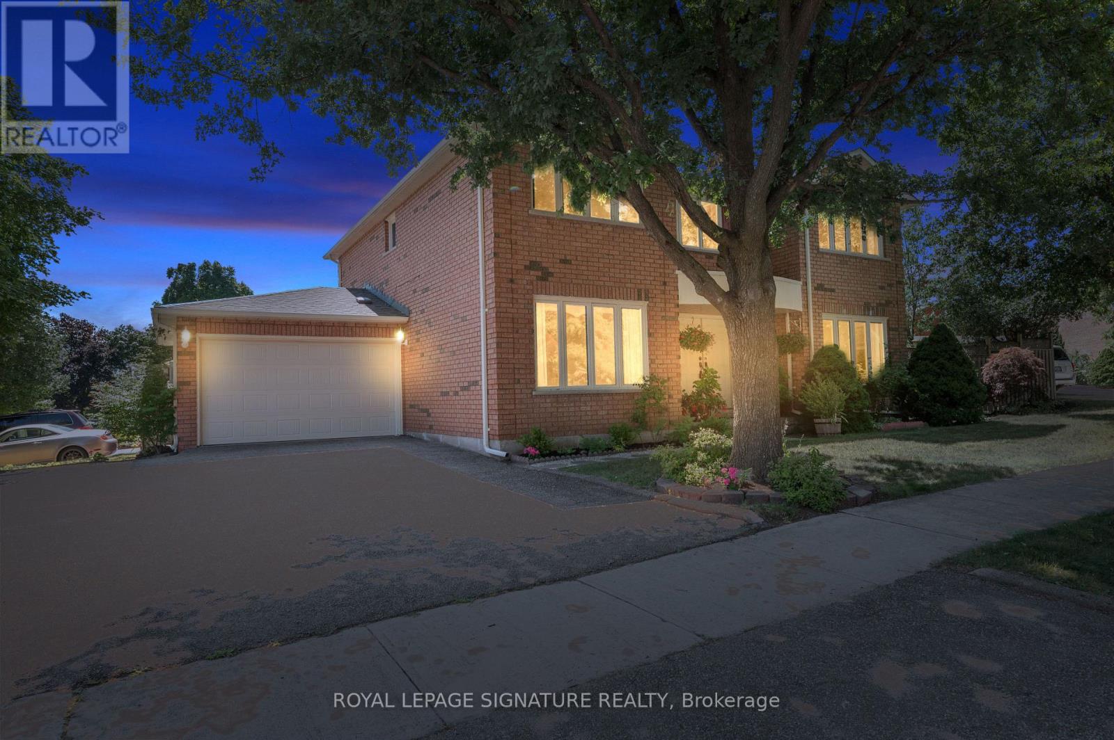 2921 Caradoc Lane, Oakville, Ontario  L6J 6W4 - Photo 8 - W12828516