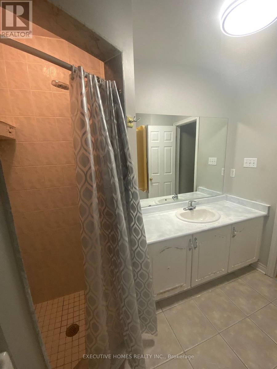 964 Fielder Drive, Mississauga, Ontario  L5V 2S2 - Photo 10 - W12828542