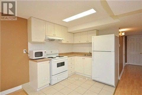 964 Fielder Drive, Mississauga, Ontario  L5V 2S2 - Photo 21 - W12828542