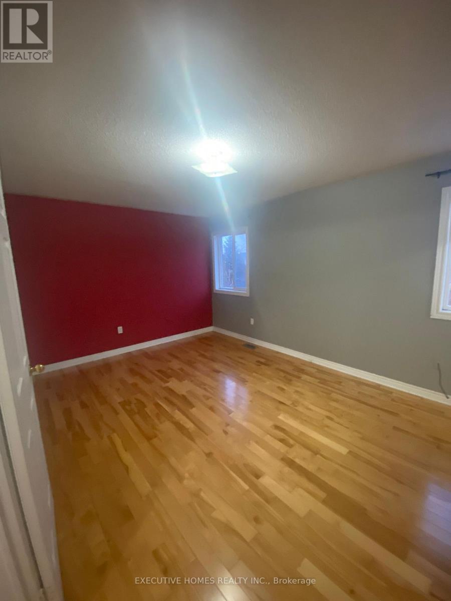 964 Fielder Drive, Mississauga, Ontario  L5V 2S2 - Photo 7 - W12828542