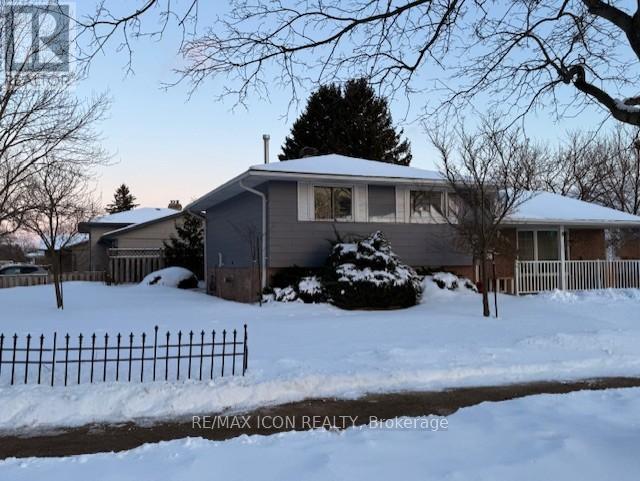 55 GRACEFIELD CRESCENT, Kitchener, Ontario