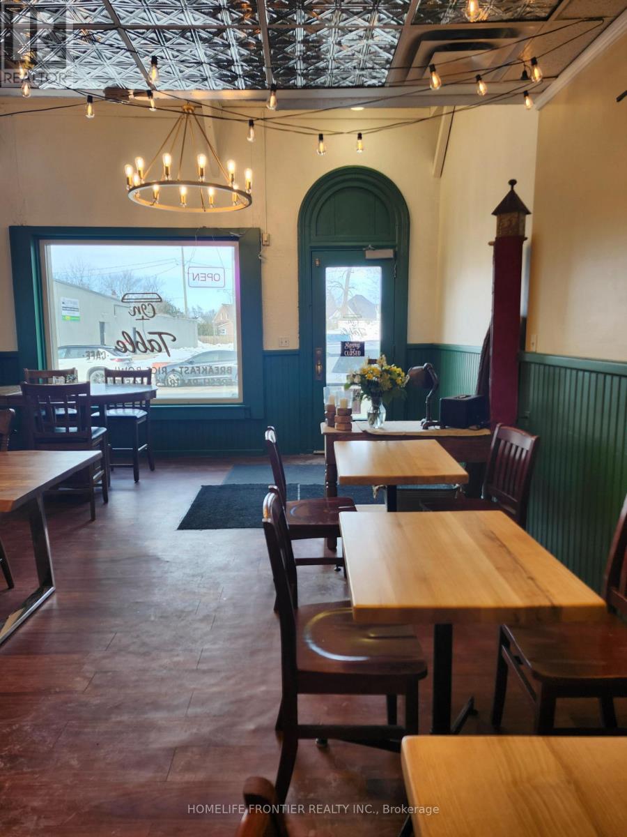 163 Main Street Nw, Lucan Biddulph, Ontario  N0M 2J0 - Photo 11 - X12828488