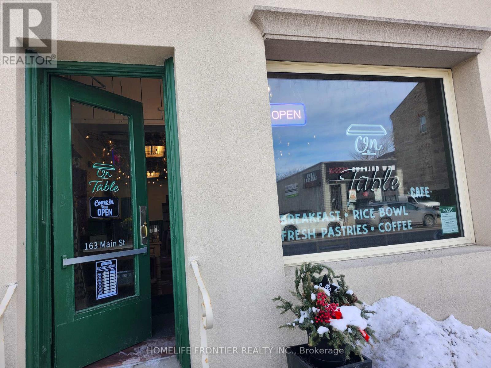 163 Main Street Nw, Lucan Biddulph, Ontario  N0M 2J0 - Photo 12 - X12828488