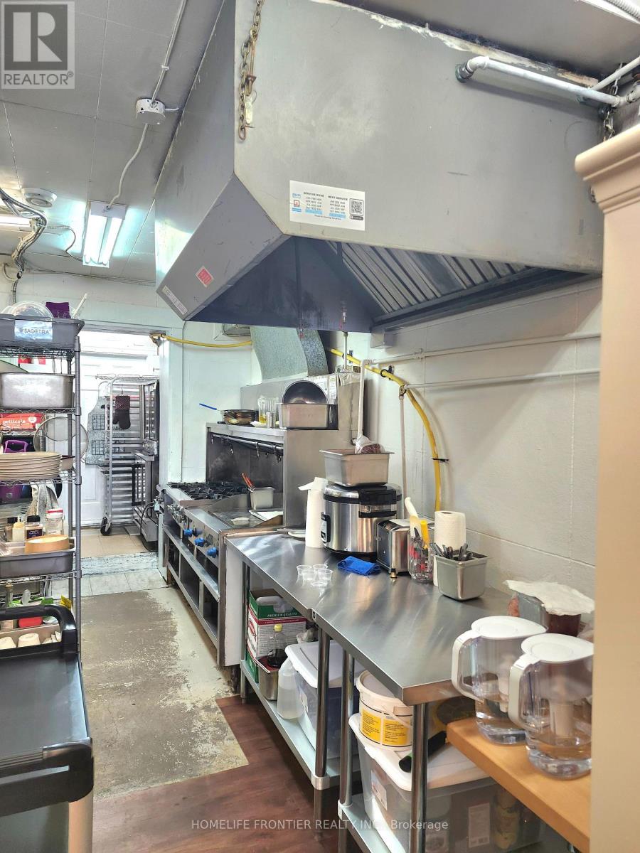 163 Main Street Nw, Lucan Biddulph, Ontario  N0M 2J0 - Photo 5 - X12828488