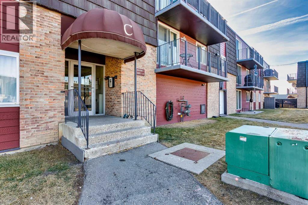 22c, 80 Galbraith Drive Sw, Calgary, Alberta  T3E 4Z6 - Photo 3 - A2284325