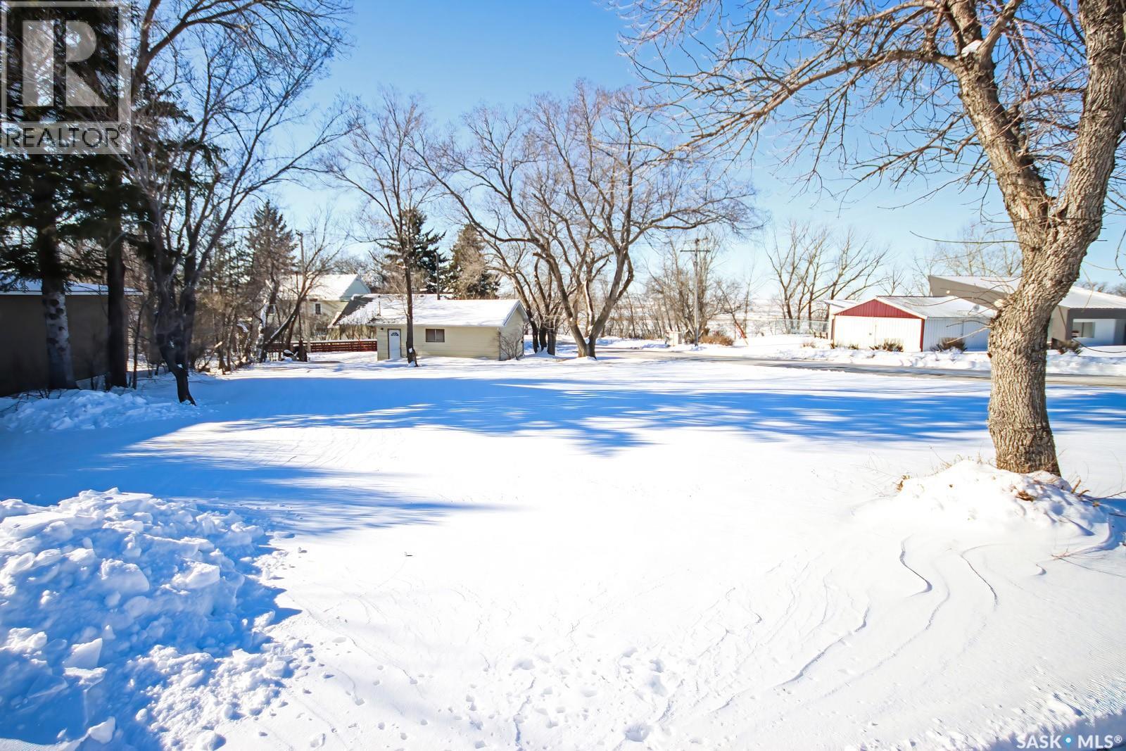 1138 1st Street, Estevan, Saskatchewan  S4A 0G9 - Photo 2 - SK029339