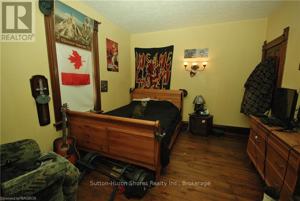 412 Goderich Street, Saugeen Shores, Ontario  N0H 2C1 - Photo 11 - X12360771