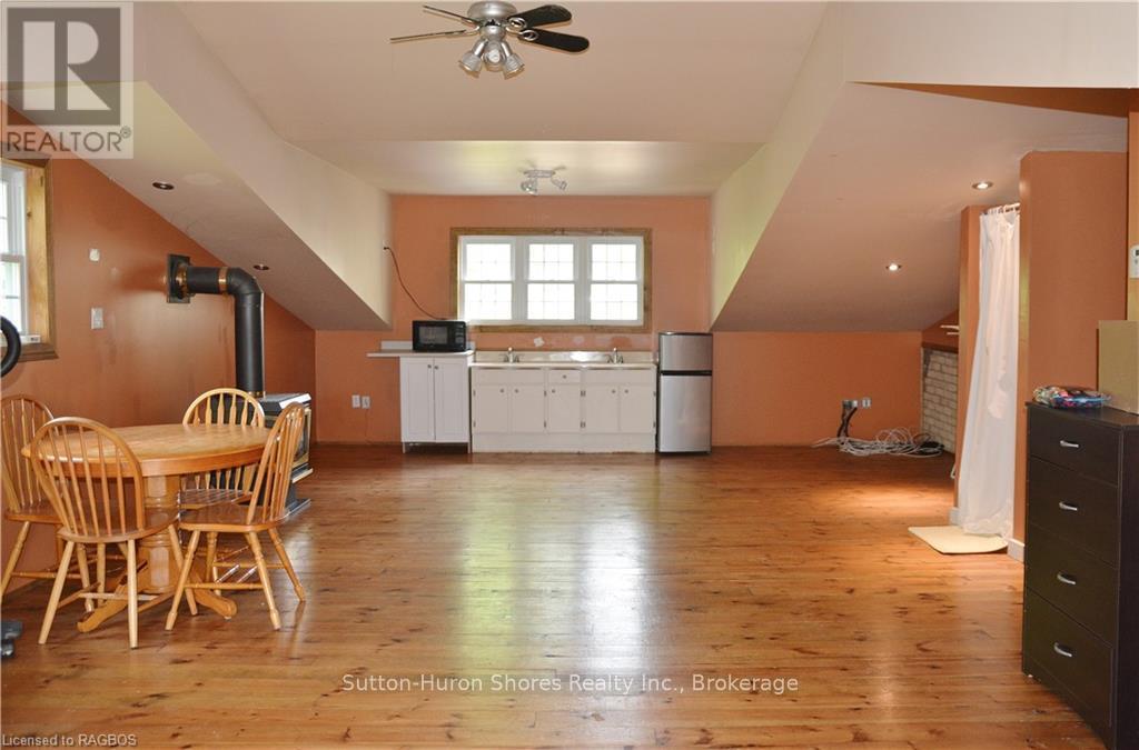 412 Goderich Street, Saugeen Shores, Ontario  N0H 2C1 - Photo 25 - X12360771