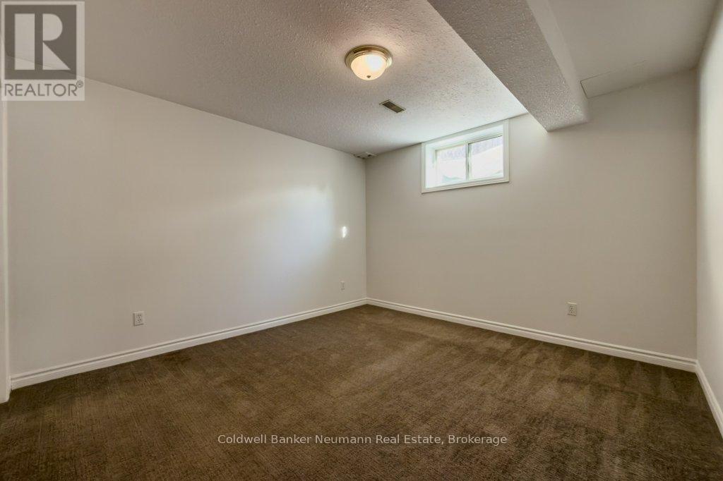 Lower - 4 Cutting Drive, Centre Wellington, Ontario  N0B 1S0 - Photo 10 - X12766876