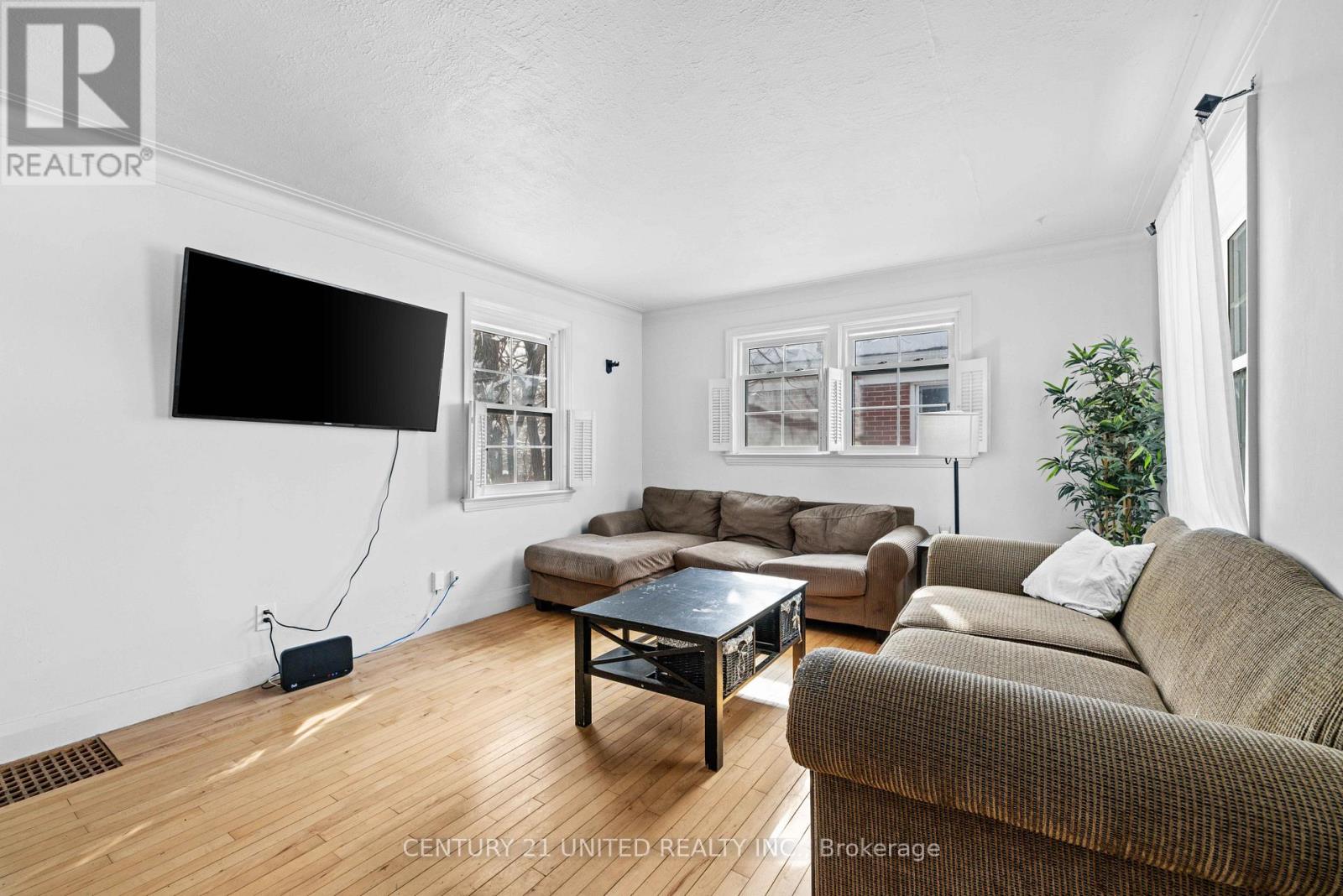 598 Donegal Street, Peterborough, Ontario  K9H 4M4 - Photo 5 - X12820566