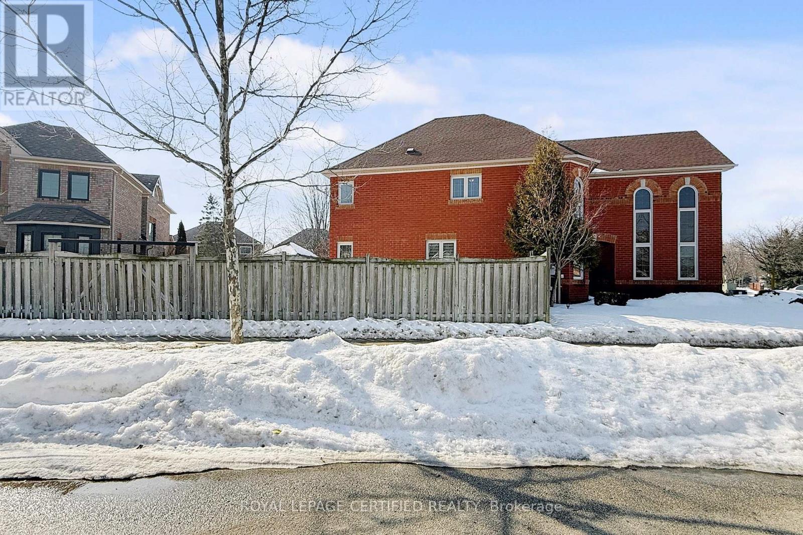 3898 Parkgate Drive, Mississauga, Ontario  L5N 7B4 - Photo 5 - W12826694