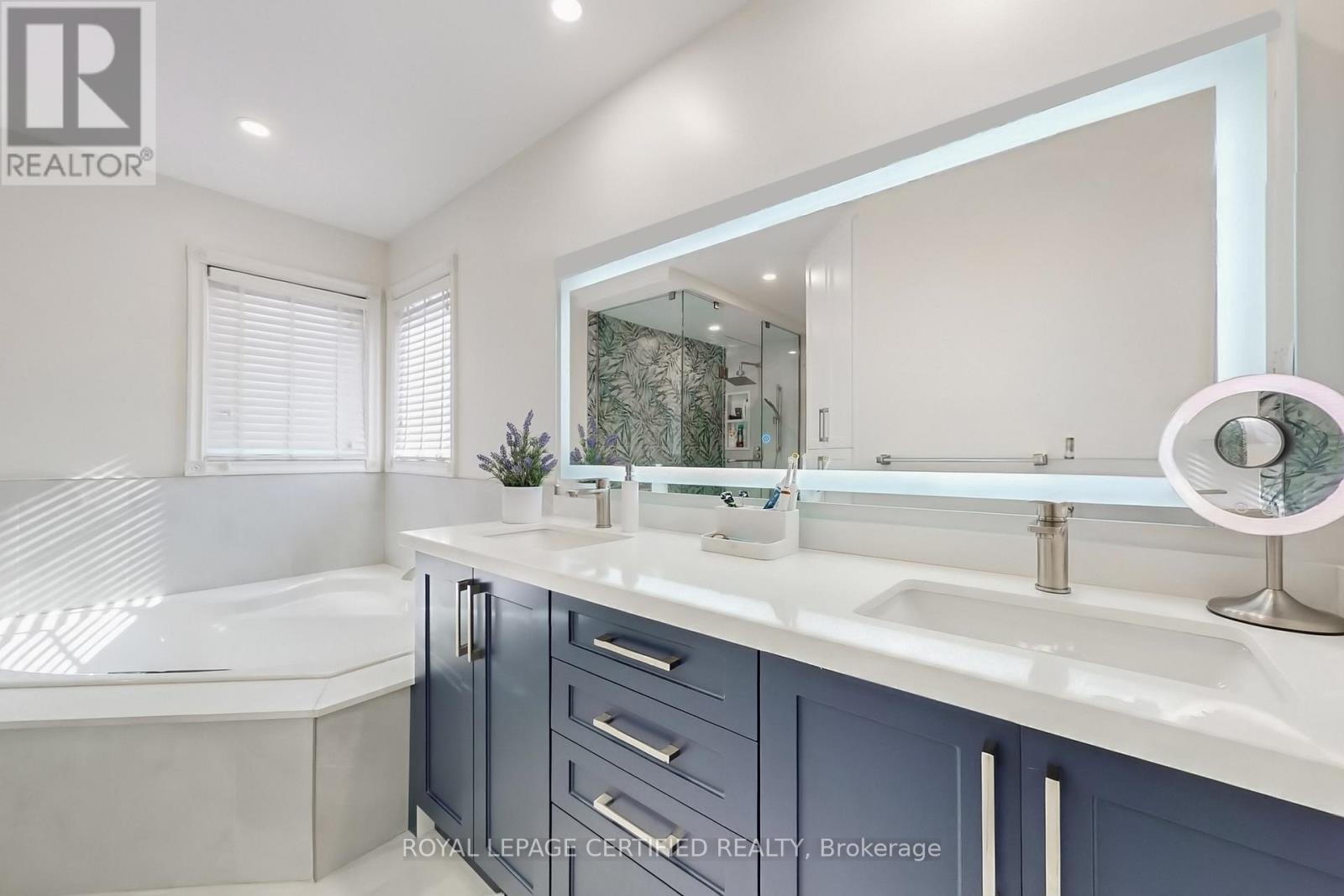 3898 Parkgate Drive, Mississauga, Ontario  L5N 7B4 - Photo 28 - W12826694