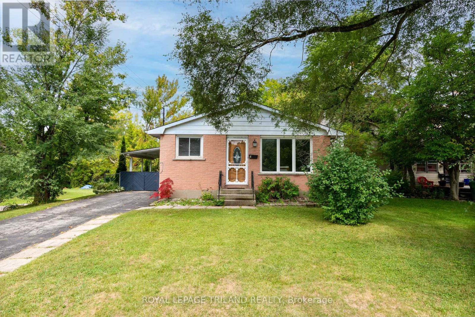 2 Daniel Street, St. Thomas, Ontario  N5P 2A6 - Photo 4 - X12385529
