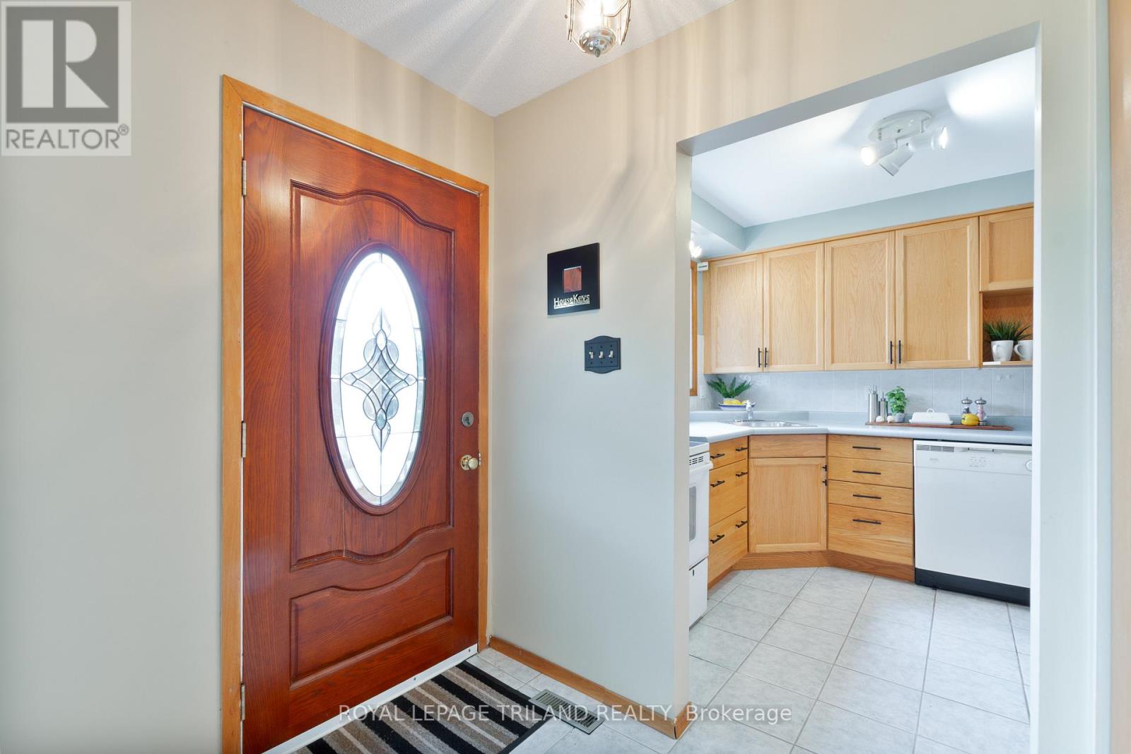 2 Daniel Street, St. Thomas, Ontario  N5P 2A6 - Photo 6 - X12385529