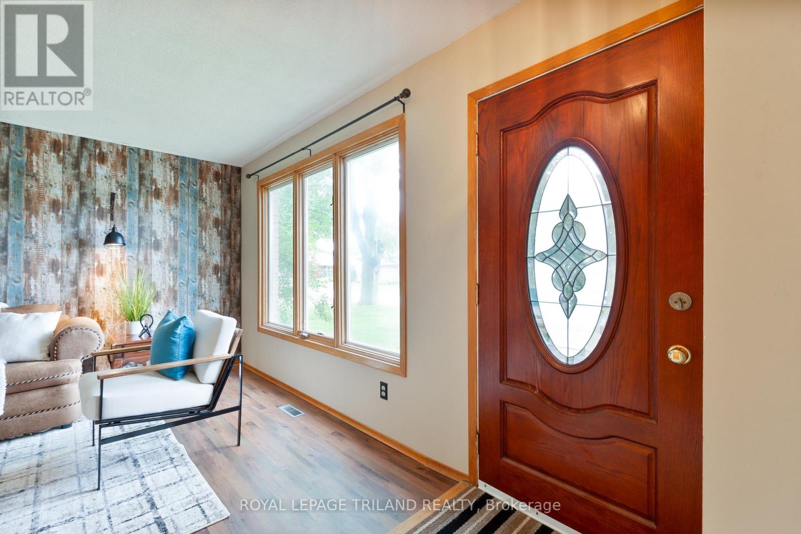 2 Daniel Street, St. Thomas, Ontario  N5P 2A6 - Photo 5 - X12385529