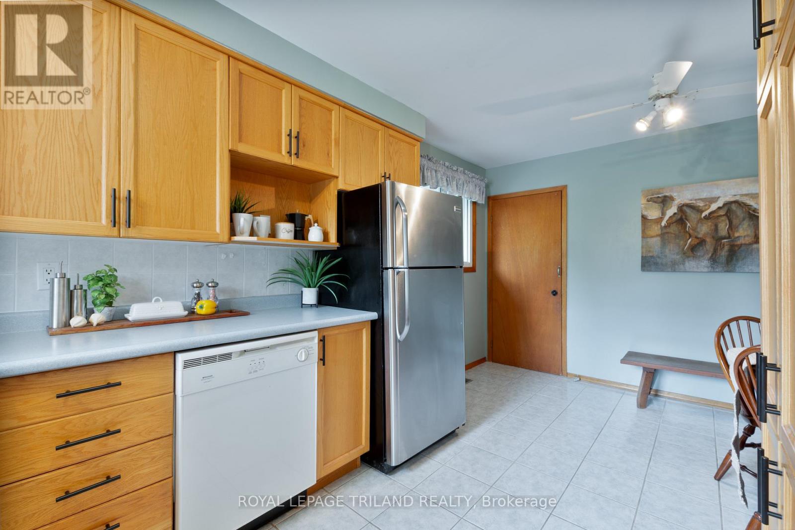 2 Daniel Street, St. Thomas, Ontario  N5P 2A6 - Photo 8 - X12385529