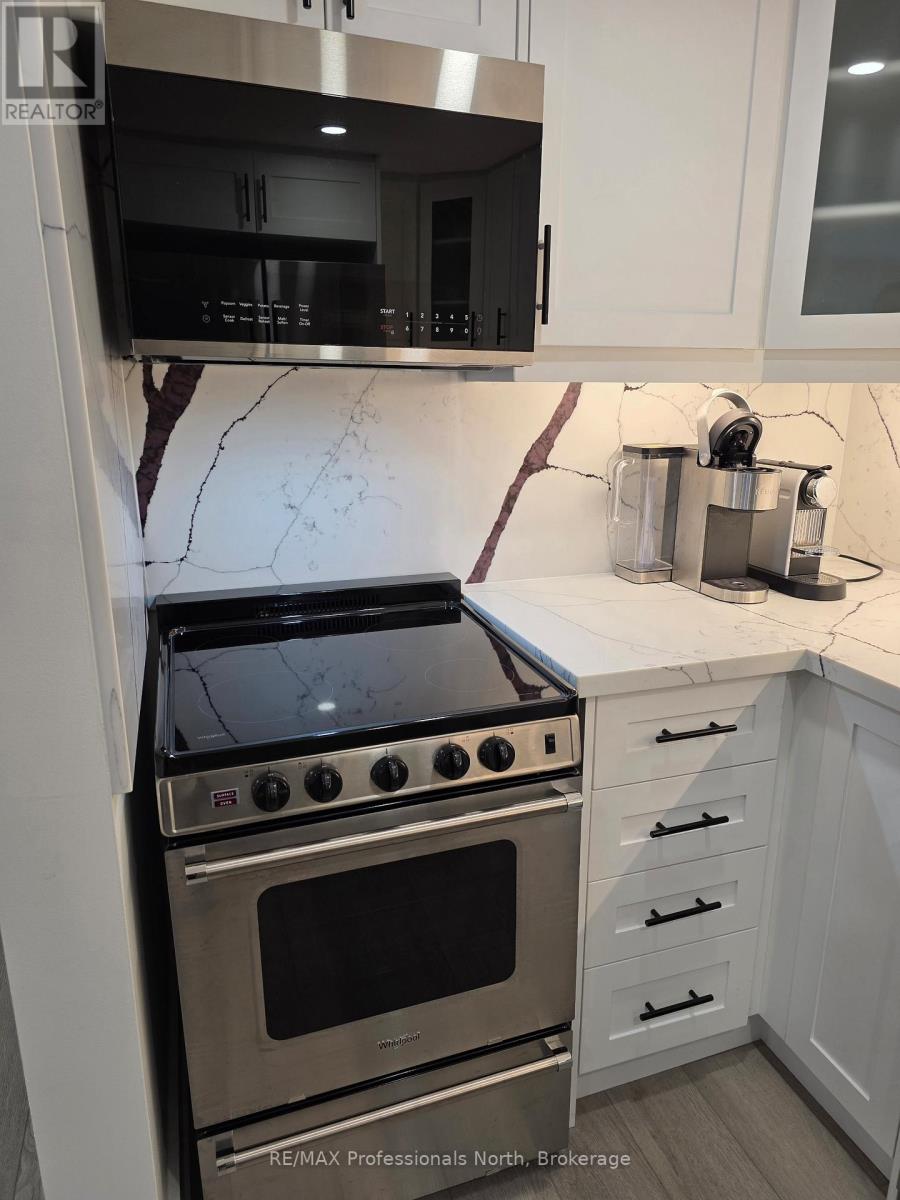 105 - 32 Deerhurst Greens Drive, Huntsville, Ontario  P1H 2E8 - Photo 6 - X12828664