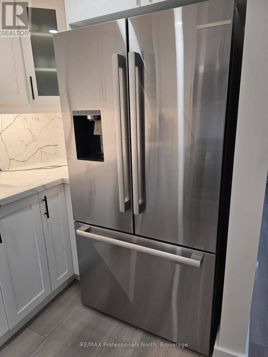 105 - 32 Deerhurst Greens Drive, Huntsville, Ontario  P1H 2E8 - Photo 7 - X12828664