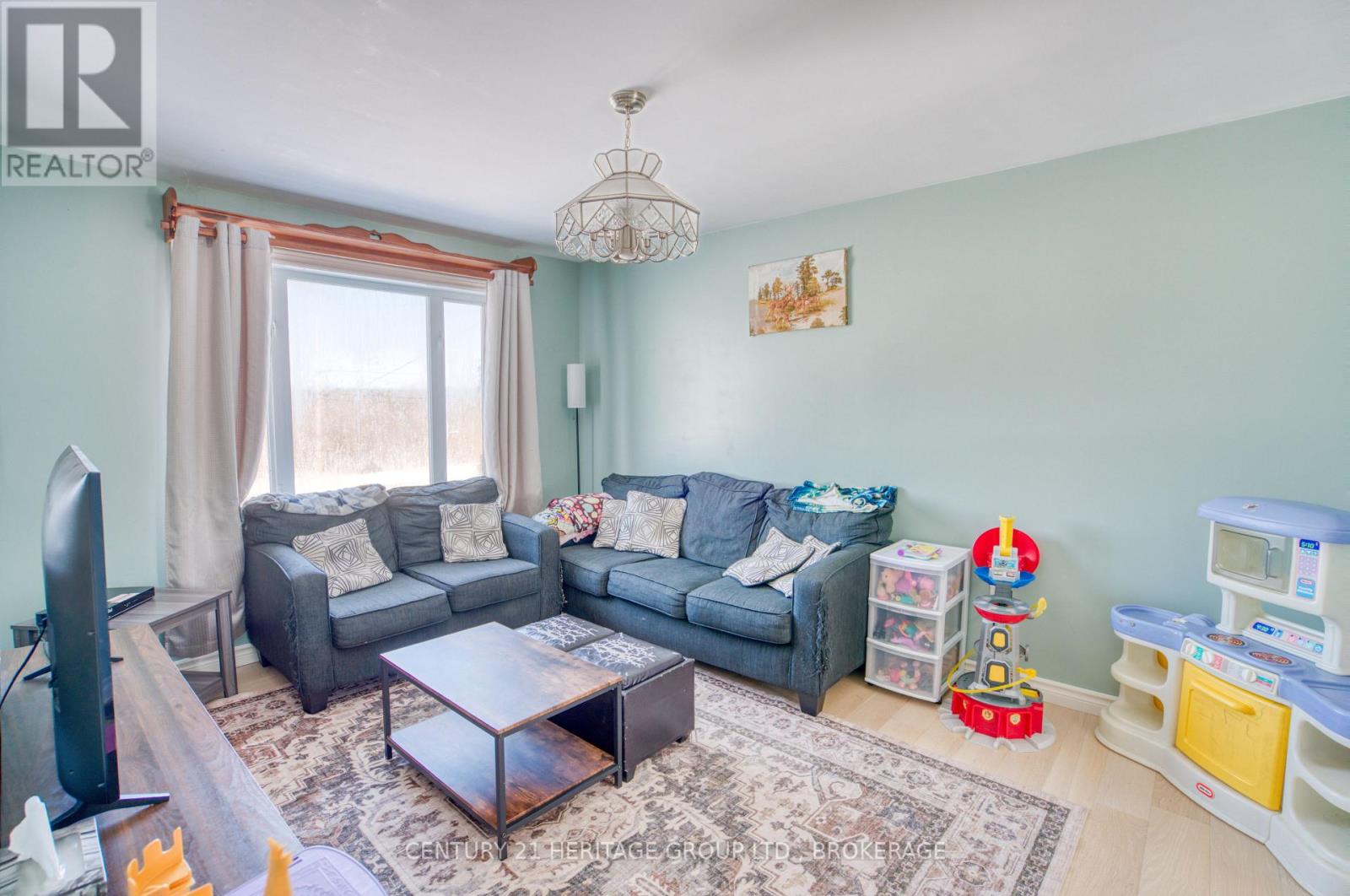 487 County 19 Road, Prince Edward County, Ontario K0K 1A0 - Photo 7 - X12828610