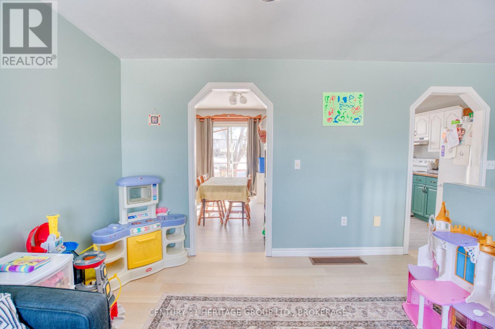 487 County 19 Road, Prince Edward County, Ontario K0K 1A0 - Photo 9 - X12828610