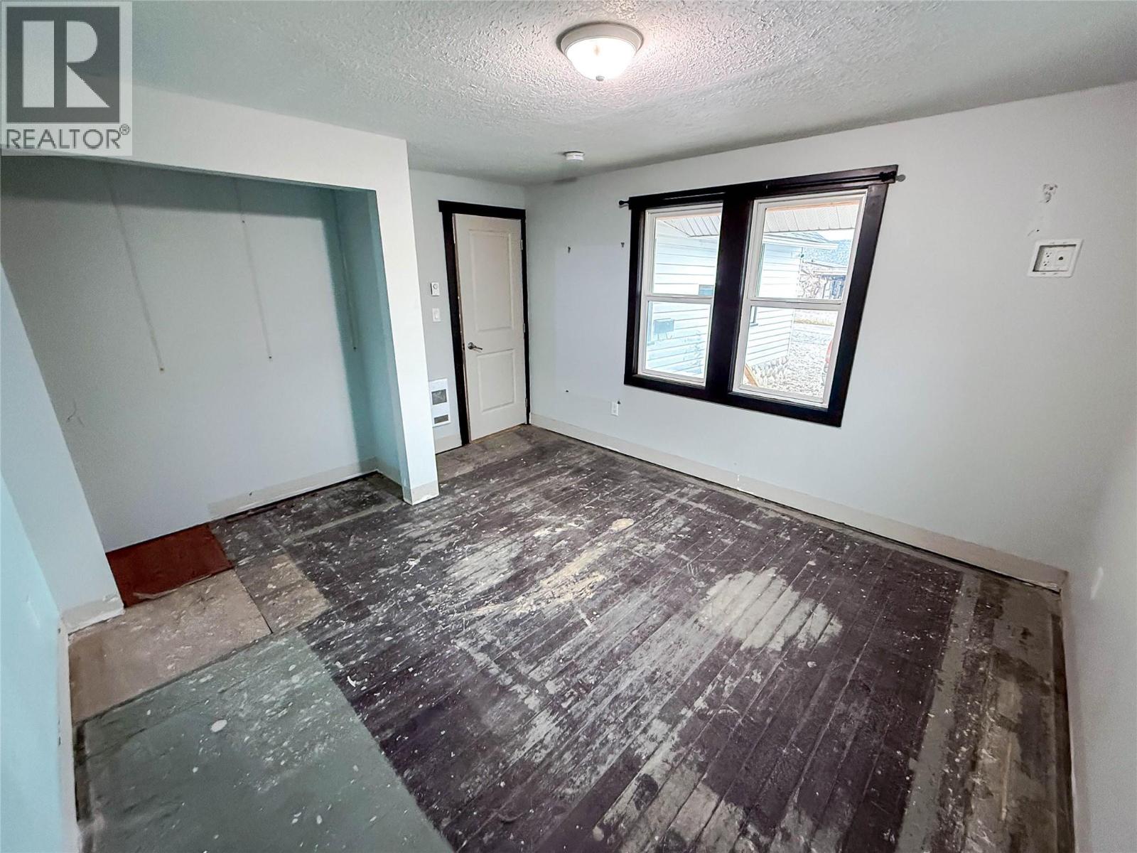 950 Aspen Street, Trail, British Columbia  V1R 3X9 - Photo 14 - 10370000