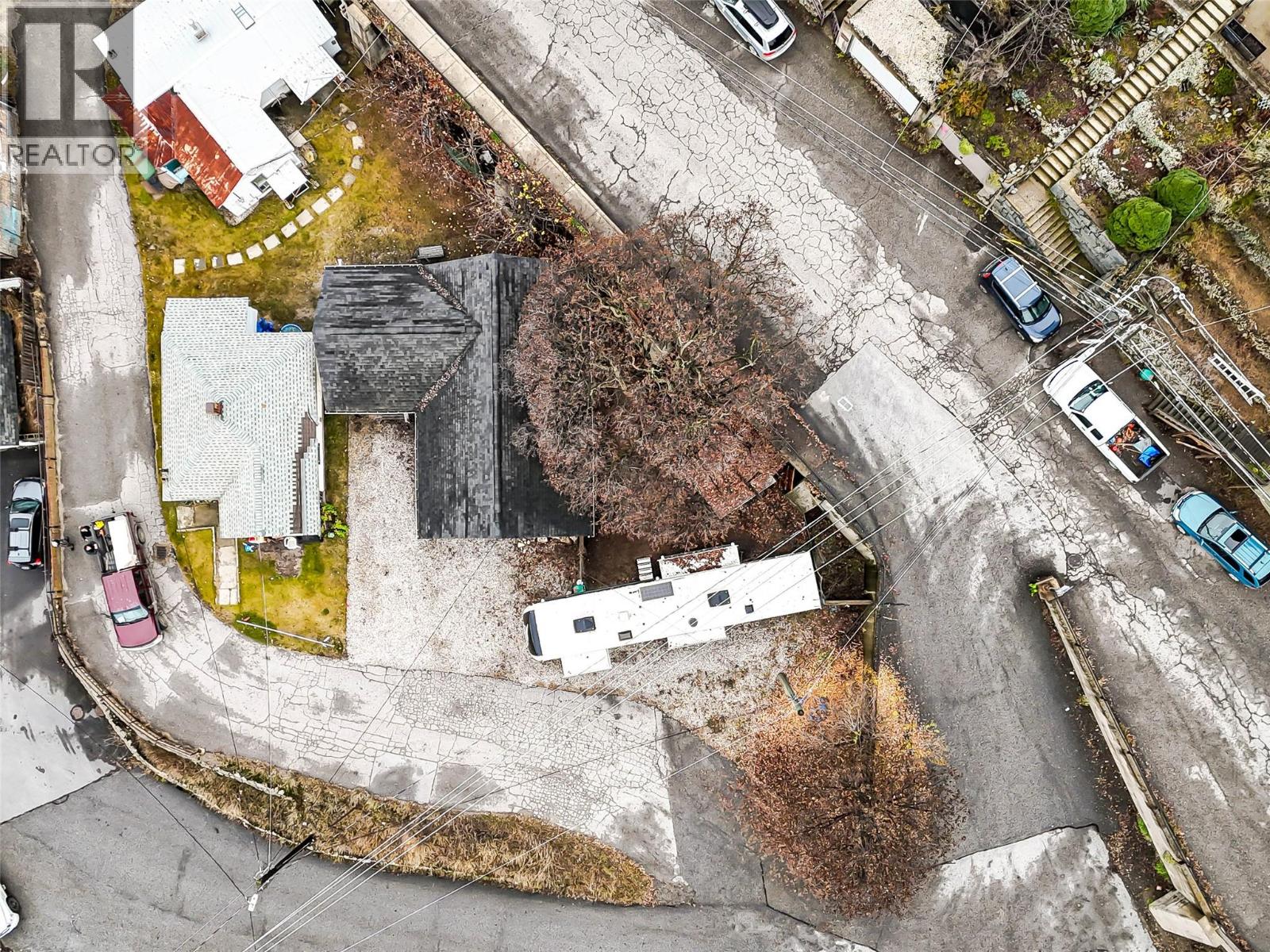 950 Aspen Street, Trail, British Columbia  V1R 3X9 - Photo 4 - 10370000