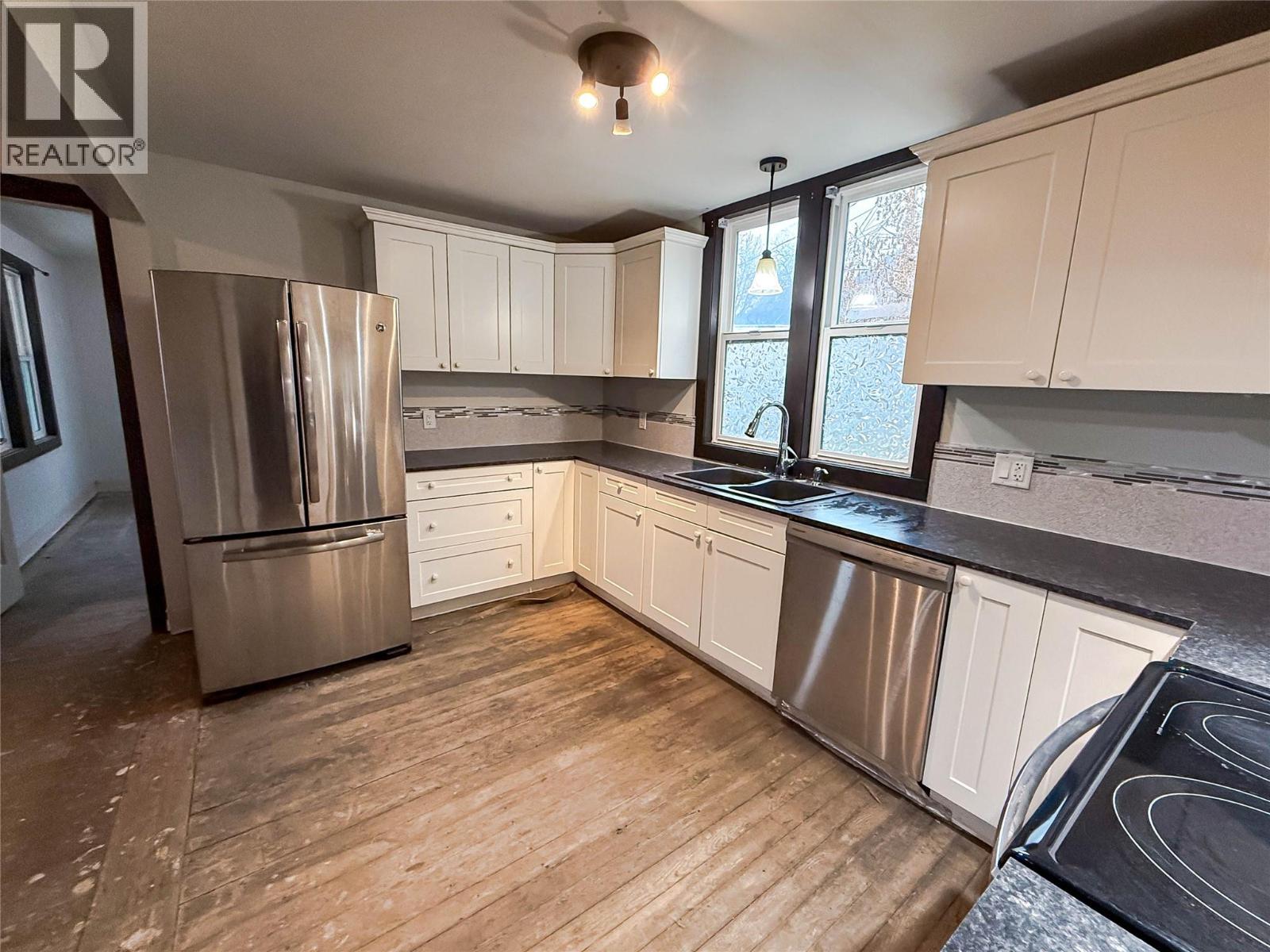 950 Aspen Street, Trail, British Columbia  V1R 3X9 - Photo 12 - 10370000