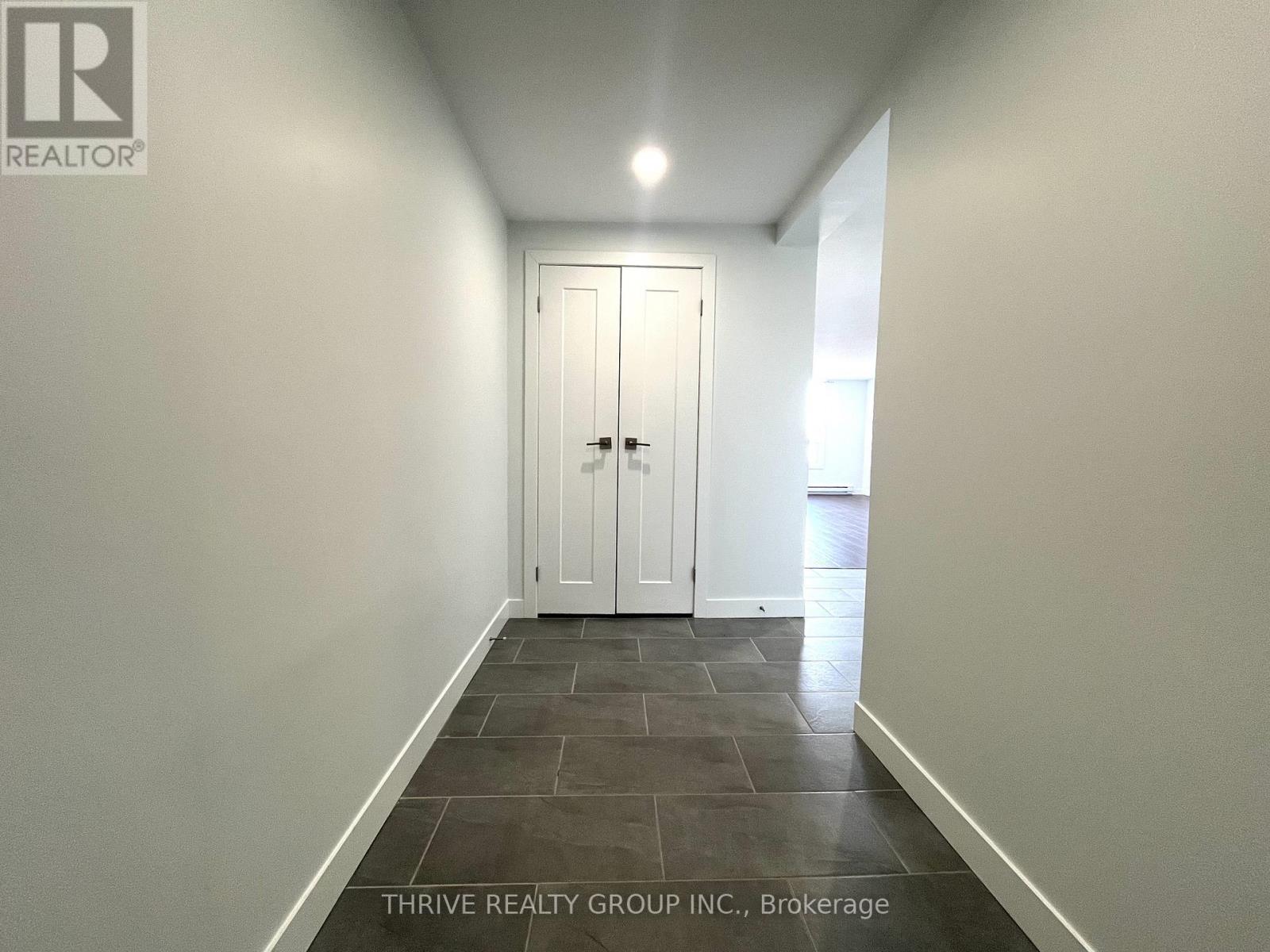 302 - 1288 Commissioners Road W, London South, Ontario  N6K 1E1 - Photo 2 - X12828720