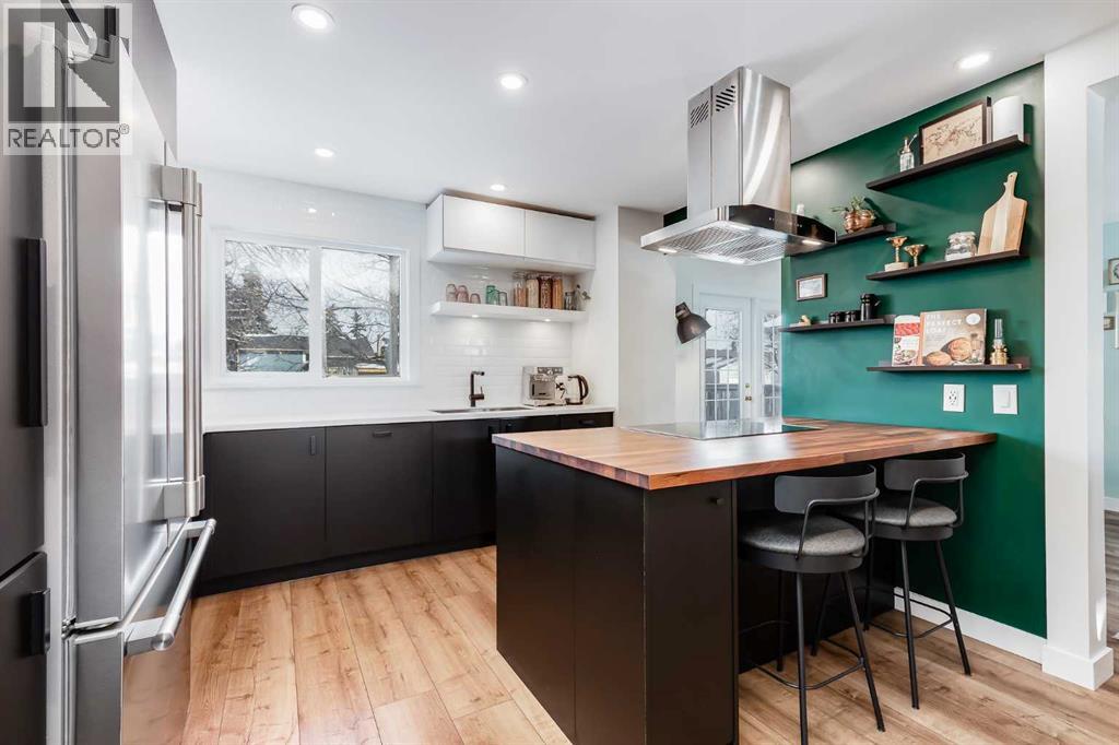 3011 32a Avenue Se, Calgary, Alberta  T2B 0J9 - Photo 2 - A2286776