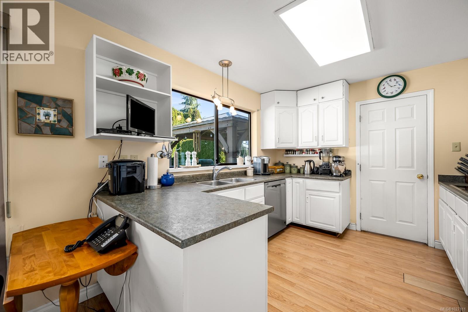 542 Washington Cres, Courtenay, British Columbia  V9N 7S3 - Photo 18 - 1027111