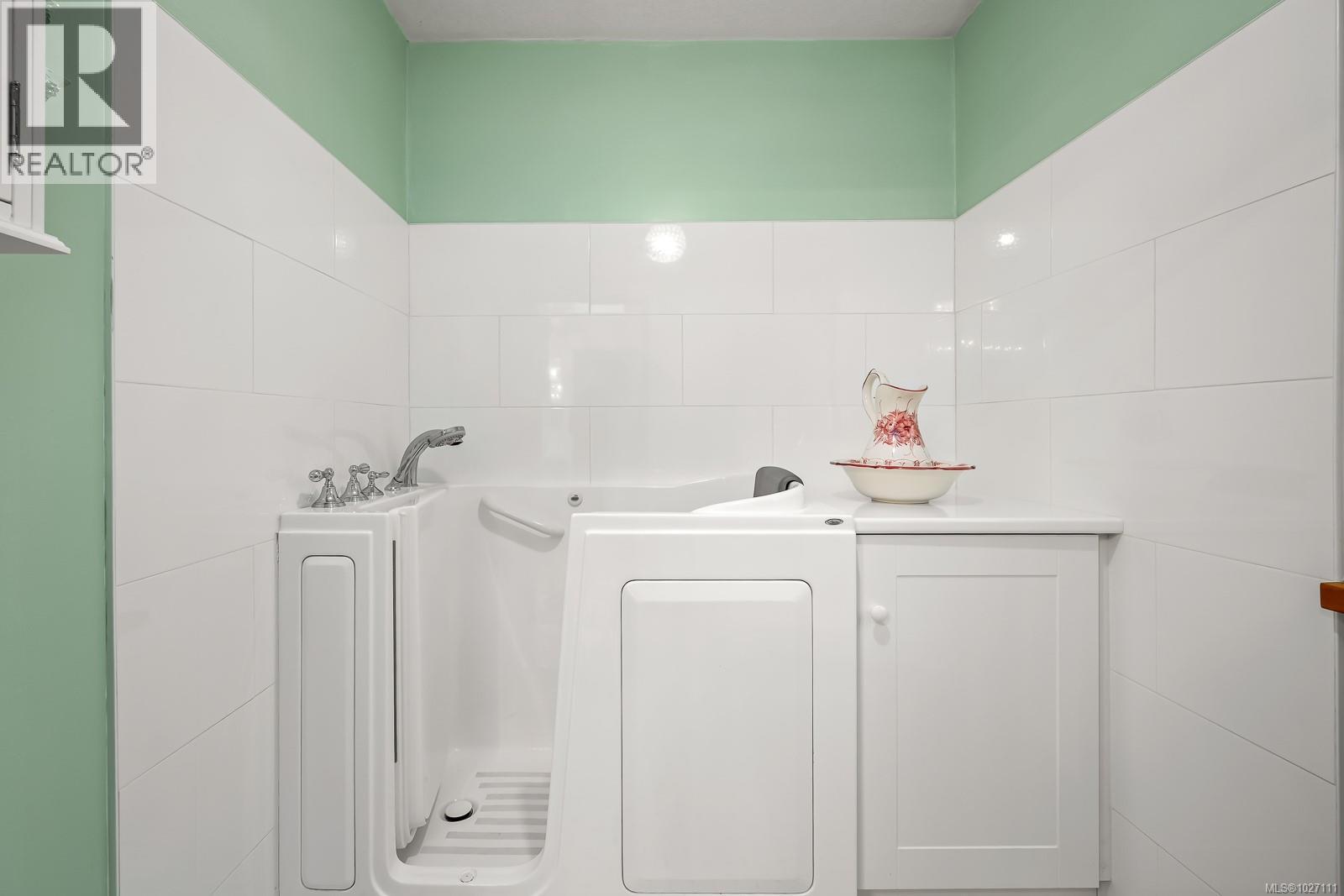 542 Washington Cres, Courtenay, British Columbia  V9N 7S3 - Photo 34 - 1027111