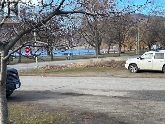 525 Central Avenue Kelowna Photo 3 525 Central Avenue Kelowna Photo 3