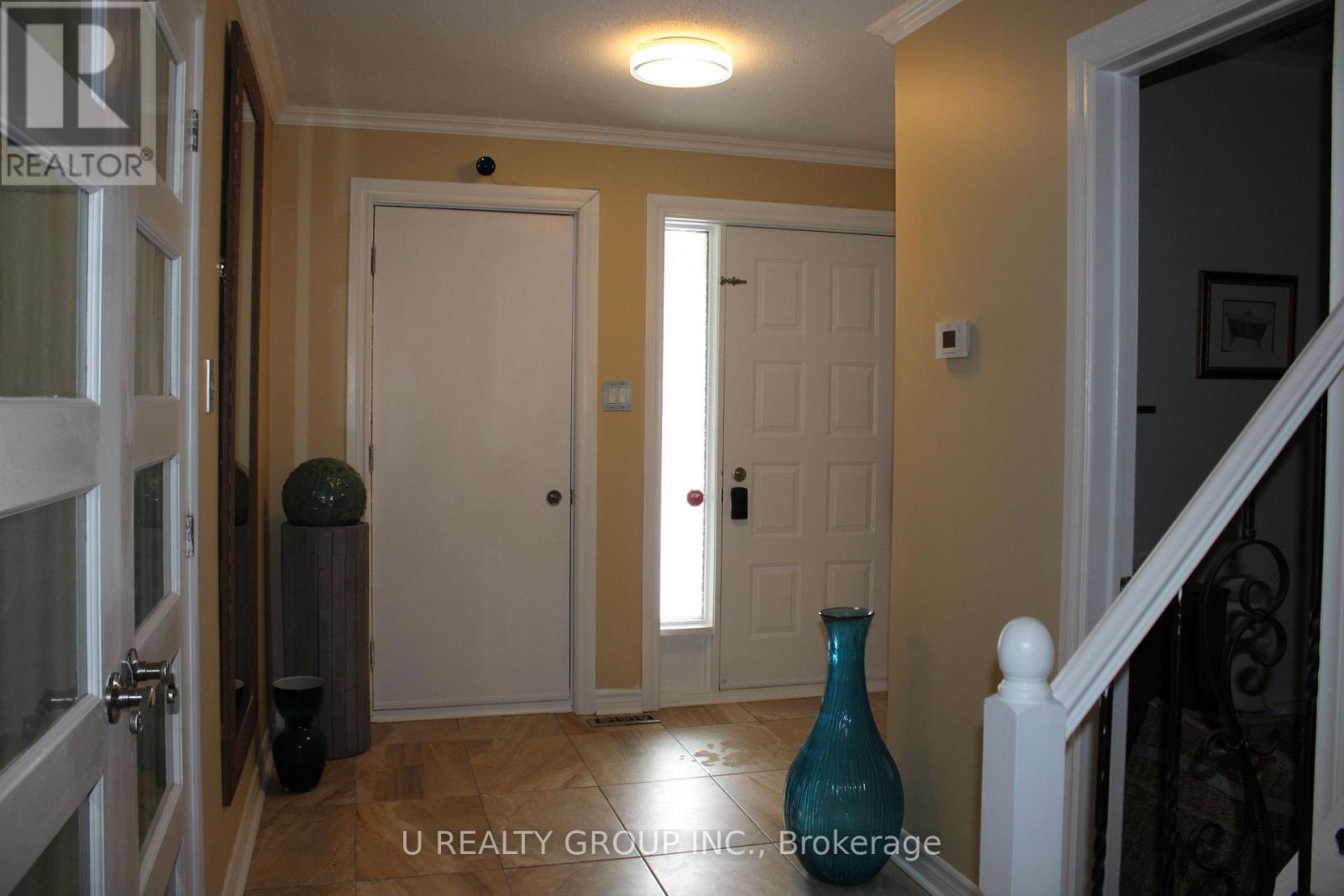 365 Lefebvre Way, Ottawa, Ontario  K1E 2W5 - Photo 2 - X12828712