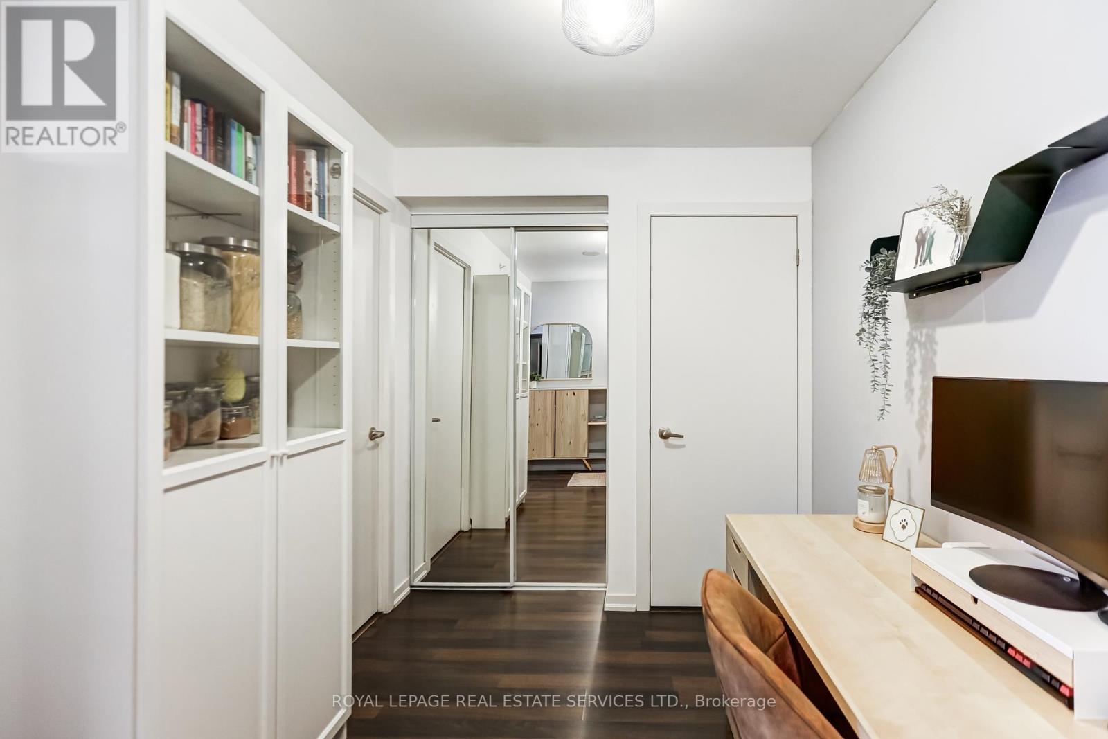 1117 - 20 Joe Shuster Way, Toronto, Ontario  M6K 0A3 - Photo 3 - C12828582